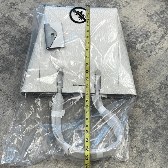 NWT MICHAEL Michael Kors Vincent Large Logo Tote Bag With Card Case Ivory - Picture 12 of 13